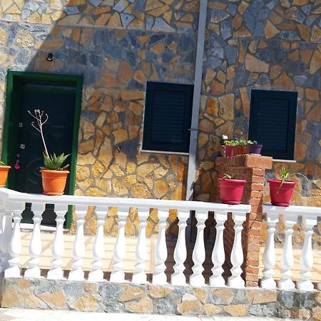 Villa Fredi Orikum Exterior foto