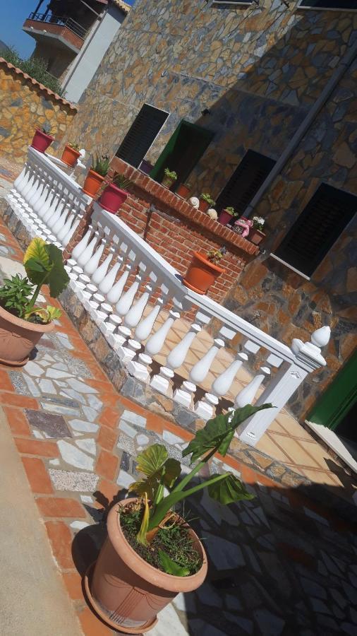 Villa Fredi Orikum Exterior foto