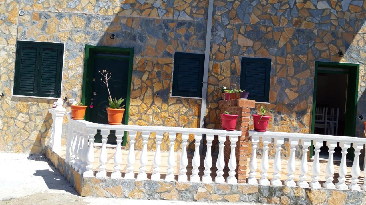 Villa Fredi Orikum Exterior foto